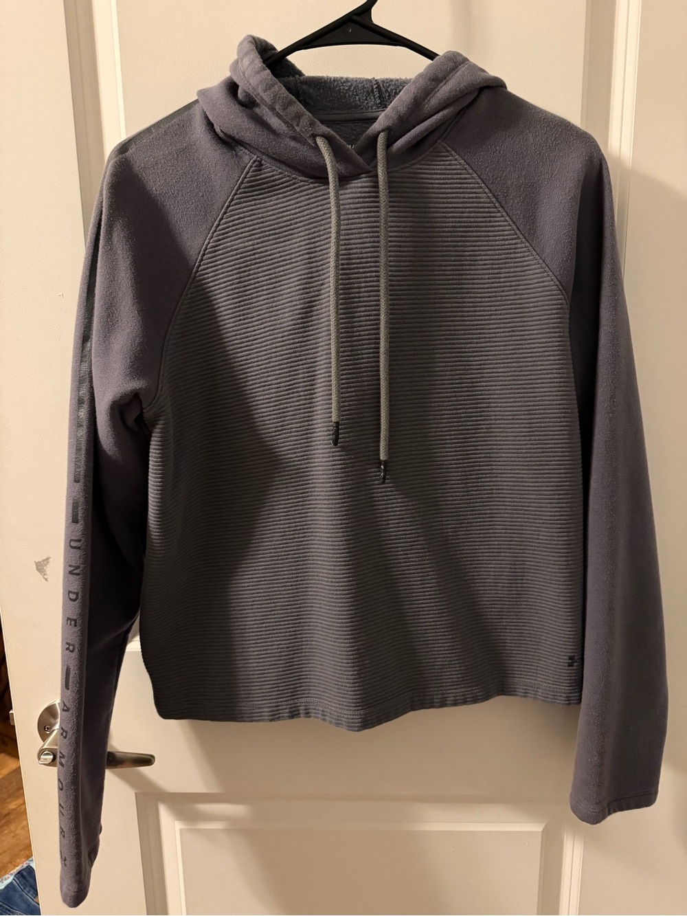Under Armour Women’s Gray Cropped Hoodie - size small